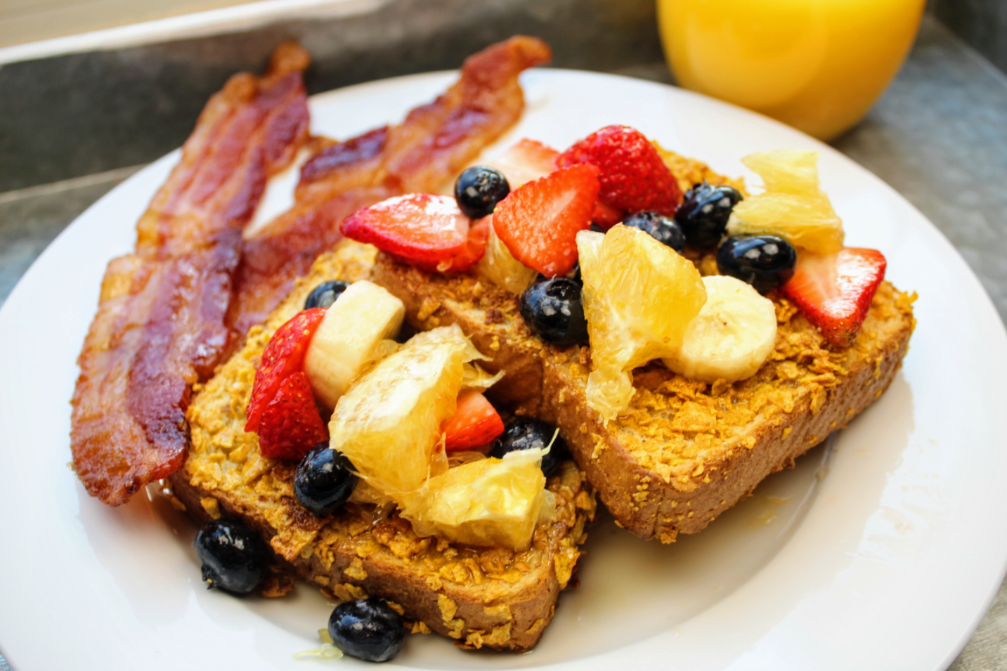 Crunchy French Toast With Fruit Topping