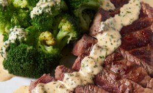 Keto Steak & Broccoli with Bearnaise Sauce